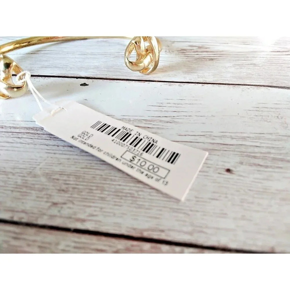 NWT Simple Gold Knot Cuff Bracelet by Charming Charlie - Picture 4 of 4